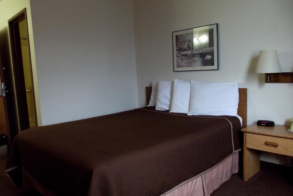 Travelodge By Wyndham Elko Nv Habitación foto